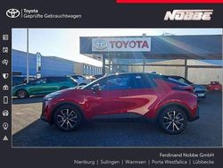 Rot Neu 2025 Toyota C-HR Team SUV | 33.900 €