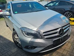 Silber Gebraucht 2014 Mercedes A180 Limousine | 14.950 € (Fairer Preis)