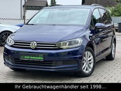 Blau Gebraucht 2016 VW Touran Comfortline Van / Kleinbus | 19.990 € (Etwas zu teuer)