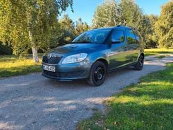 Grau Gebraucht 2015 Skoda Roomster Ambition Van / Kleinbus | 8.500 € (Etwas zu teuer)