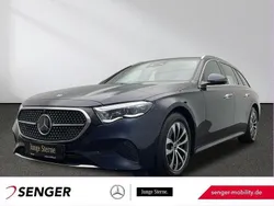 Blau Gebraucht 2024 Mercedes E220 Avantgarde Kombi | 47.940 € (Guter Preis)