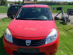 Rot Gebraucht 2009 Dacia Sandero Kleinwagen | 2.000 € (Guter Preis)
