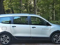 Silber Gebraucht 2021 Dacia Lodgy Stepway Van / Kleinbus | 14.900 € (Fairer Preis)