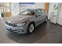 Mangangrau (metallic) Gebraucht 2023 VW Passat Kombi | 30.928 €