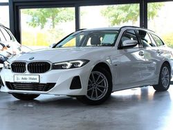 Weiß Gebraucht 2022 BMW 320e Limousine | 25.490 € (Guter Preis)