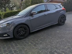 Grau Gebraucht 2016 Ford Focus ST Limousine | 15.999 € (Fairer Preis)