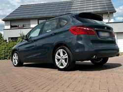 Blau Gebraucht 2014 BMW 220 Kombi | 9.999 € (Guter Preis)
