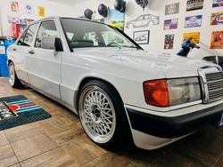 Weiß Gebraucht 1989 Mercedes 190 Limousine | 7.750 €