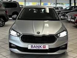 Silber Gebraucht 2023 Skoda Fabia Ambition Kleinwagen | 19.990 € (Fairer Preis)