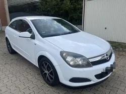 Weiß Gebraucht 2008 Opel Astra GTC Sport Limousine | 2.500 € (Guter Preis)