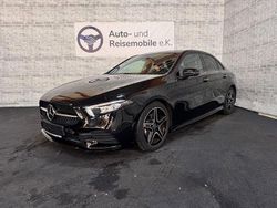 Schwarz Gebraucht 2022 Mercedes A200 AMG line Limousine | 31.100 € (Etwas zu teuer)