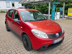 Rot Gebraucht 2010 Dacia Sandero Kleinwagen | 1.950 € (Fairer Preis)