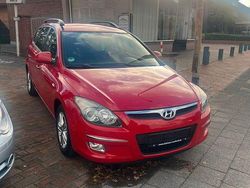 Rot Gebraucht 2010 Hyundai i30 Edition Kombi | 3.490 € (Fairer Preis)