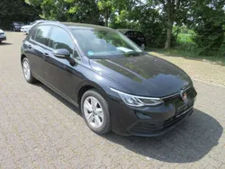 Deep black (metallic) Gebraucht 2021 VW Golf VIII United Limousine | 20.988 € (Superpreis)