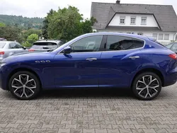 Blau Gebraucht 2017 Maserati Levante SUV | 35.000 € (Superpreis)