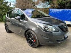 Grau Gebraucht 2010 Opel Meriva Innovation Van / Kleinbus | 4.700 € (Guter Preis)