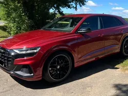Rot Gebraucht 2021 Audi SQ8 Ambiente SUV | 65.900 € (Guter Preis)