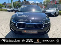 (schwarzmagic perleffekt) Gebraucht 2022 Skoda Octavia Clever Kombi | 17.980 € (Guter Preis)