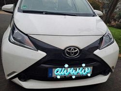 Weiß Gebraucht 2018 Toyota Aygo X-cite Kleinwagen | 8.800 € (Guter Preis)