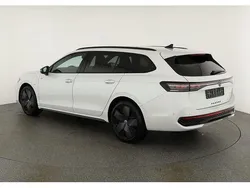 Oryxweiß perlmutteffekt Neu 2025 VW Passat R-line Kombi | 51.195 € (Superpreis)