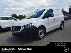 Arktikweiß Gebraucht 2024 Mercedes eCitan Van | 18.861 €