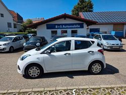 Weiß Gebraucht 2016 Hyundai i10 Classic Kleinwagen | 7.799 € (Fairer Preis)