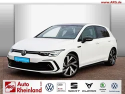 Weiss Gebraucht 2024 VW Golf VIII R-line Limousine | 28.191 € (Guter Preis)