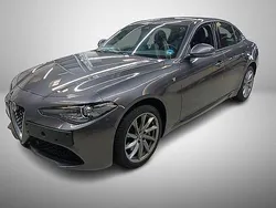 Grau Gebraucht 2022 Alfa Romeo Giulia Ti Limousine | 26.455 € (Guter Preis)