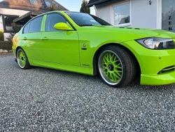 Grün Gebraucht 2005 BMW 325 Limousine | 9.500 €