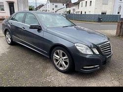 Grau Gebraucht 2012 Mercedes E220 Limousine | 12.500 € (Fairer Preis)