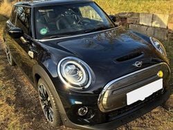 Schwarz Gebraucht 2020 Mini Cooper SE Kleinwagen | 18.000 € (Fairer Preis)