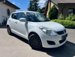 Weiß Gebraucht 2013 Suzuki Swift Club Kleinwagen | 4.890 € (Fairer Preis)
