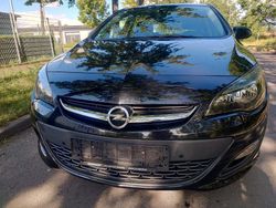 Schwarz Gebraucht 2014 Opel Astra Selection Limousine | 7.999 € (Etwas zu teuer)