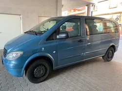 Blau Gebraucht 2009 Mercedes Vito Van / Kleinbus | 9.000 €