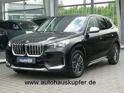 Saphirschwarz Gebraucht 2023 BMW iX1 xLine SUV | 40.400 € (Guter Preis)