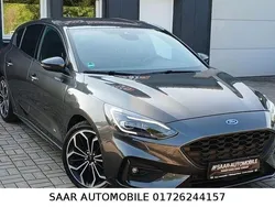 Grau Gebraucht 2019 Ford Focus ST-Line Limousine | 15.450 € (Fairer Preis)