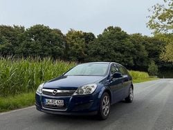 Blau Gebraucht 2009 Opel Astra Kleinwagen | 2.590 € (Guter Preis)