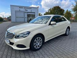 Beige Gebraucht 2016 Mercedes E200 Limousine | 12.990 € (Fairer Preis)