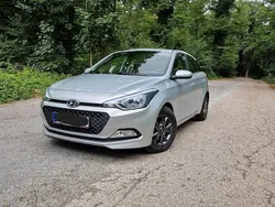 Silber Gebraucht 2018 Hyundai i20 Classic Kleinwagen | 9.100 € (Fairer Preis)