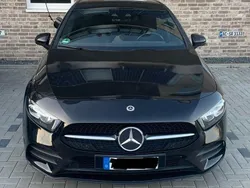 Schwarz Gebraucht 2020 Mercedes A250 AMG Limousine | 23.400 € (Guter Preis)