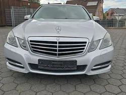 Grau Gebraucht 2010 Mercedes E300 Limousine | 9.000 € (Fairer Preis)