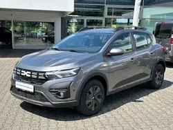 Grau Neu 2024 Dacia Sandero Expression Kleinwagen | 19.599 € (Etwas zu teuer)