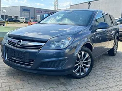 Grau Gebraucht 2010 Opel Astra Edition Limousine | 2.850 € (Guter Preis)