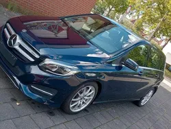 Blau Gebraucht 2018 Mercedes B250 Van / Kleinbus | 19.999 € (Guter Preis)