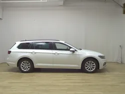 Weiss Gebraucht 2021 VW Passat Business Kombi | 14.980 € (Superpreis)