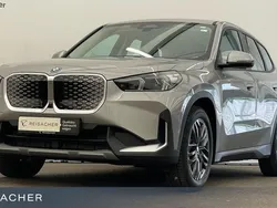 Spacesilber metallic Gebraucht 2024 BMW iX1 Performance SUV | 37.199 € (Superpreis)