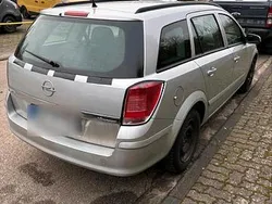 Silber Gebraucht 2005 Opel Astra Kombi | 1.200 € (Fairer Preis)