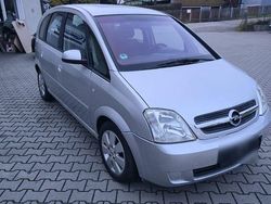 Silber Gebraucht 2005 Opel Meriva Van / Kleinbus | 2.299 € (Teuer)