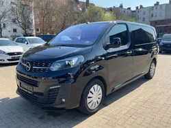 Lackierung schwarz perla nera/ Gebraucht 2024 Opel Vivaro Edition Van | 27.490 €
