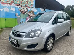 Grau Gebraucht 2012 Opel Zafira Family Van / Kleinbus | 2.450 € (Guter Preis)